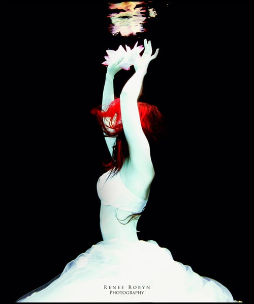 Interview With Canadian Model, Photographer And Retoucher Renee Robyn [mildly NSFW]