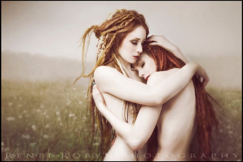 Interview With Canadian Model, Photographer And Retoucher Renee Robyn [mildly NSFW]