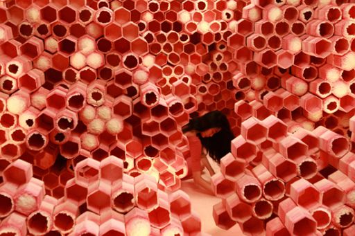 Photographer Turns Her 14SQM Studio Into Fantastic Worlds (Not Photoshopped) Photographer Turns Her 14SQM Studio Into Fantastic Worlds (Not Photoshopped)