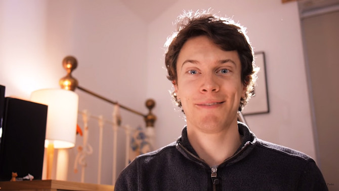 It also works great if you bounce it off a wall or use it as a hair light. 