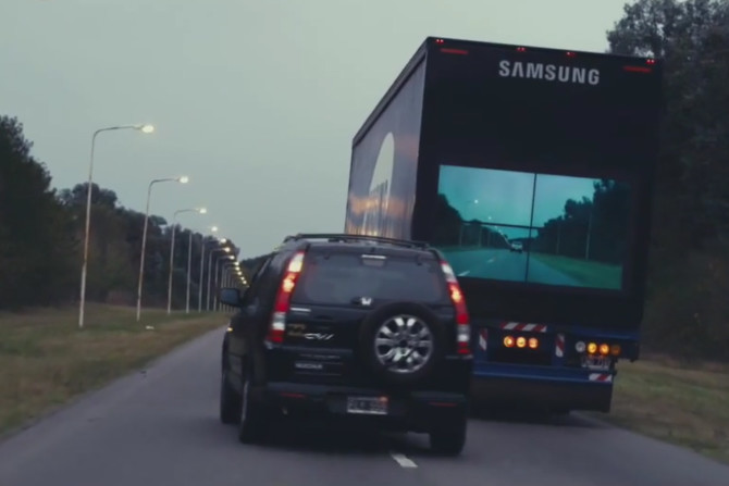 Safe to overtake (Source: YouTube/Samsung)