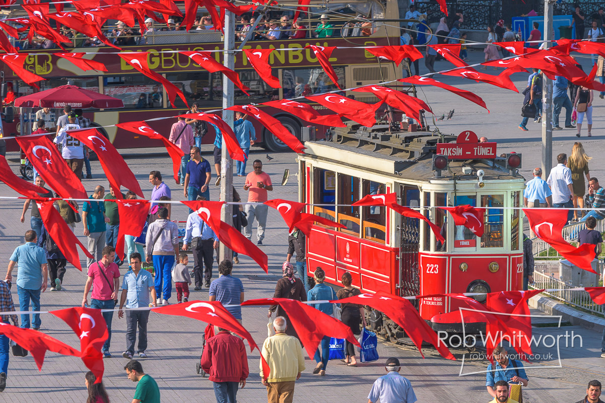 Rob-Taksim Square Track Tram Loop