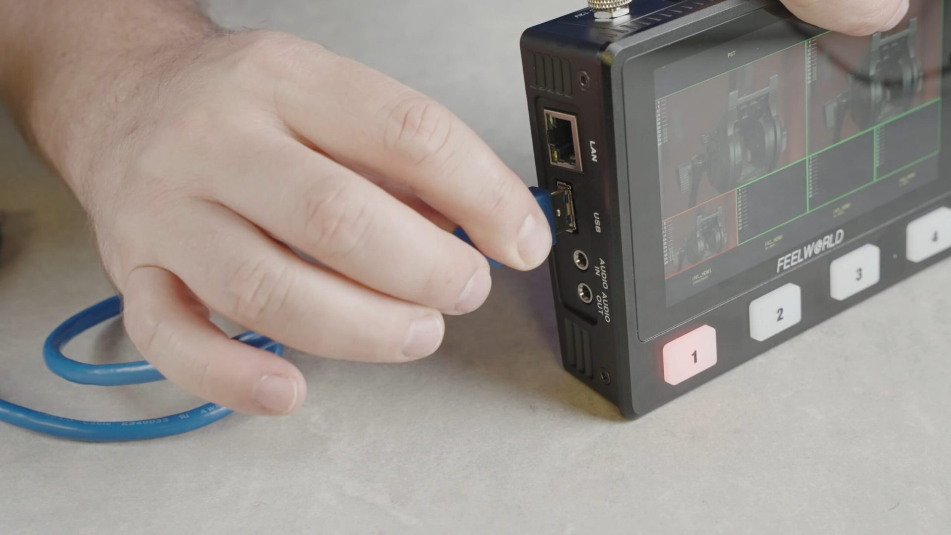 Yolobox Pro vs Feelworld l2 vs ATEM mini Pro - Feelworld USB-A to UASB-a ports
