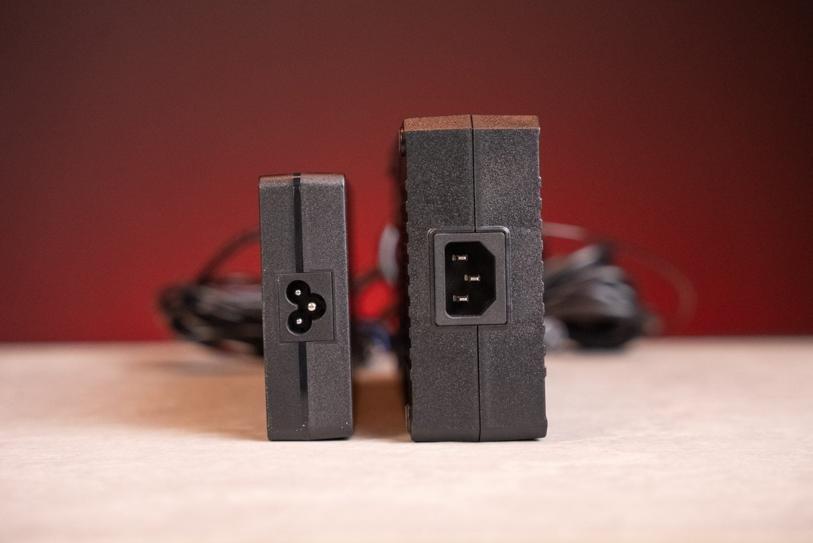 SmallRig RB450B LED Light - SmallRig RC450B vs Smallrig 220B power brick