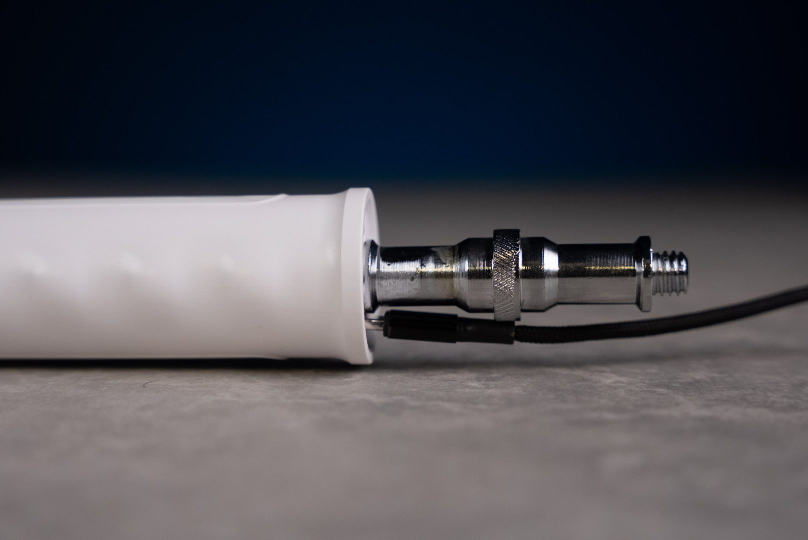 Nanlite PavoTube T8-7X tube light review - with a thin USBC cable