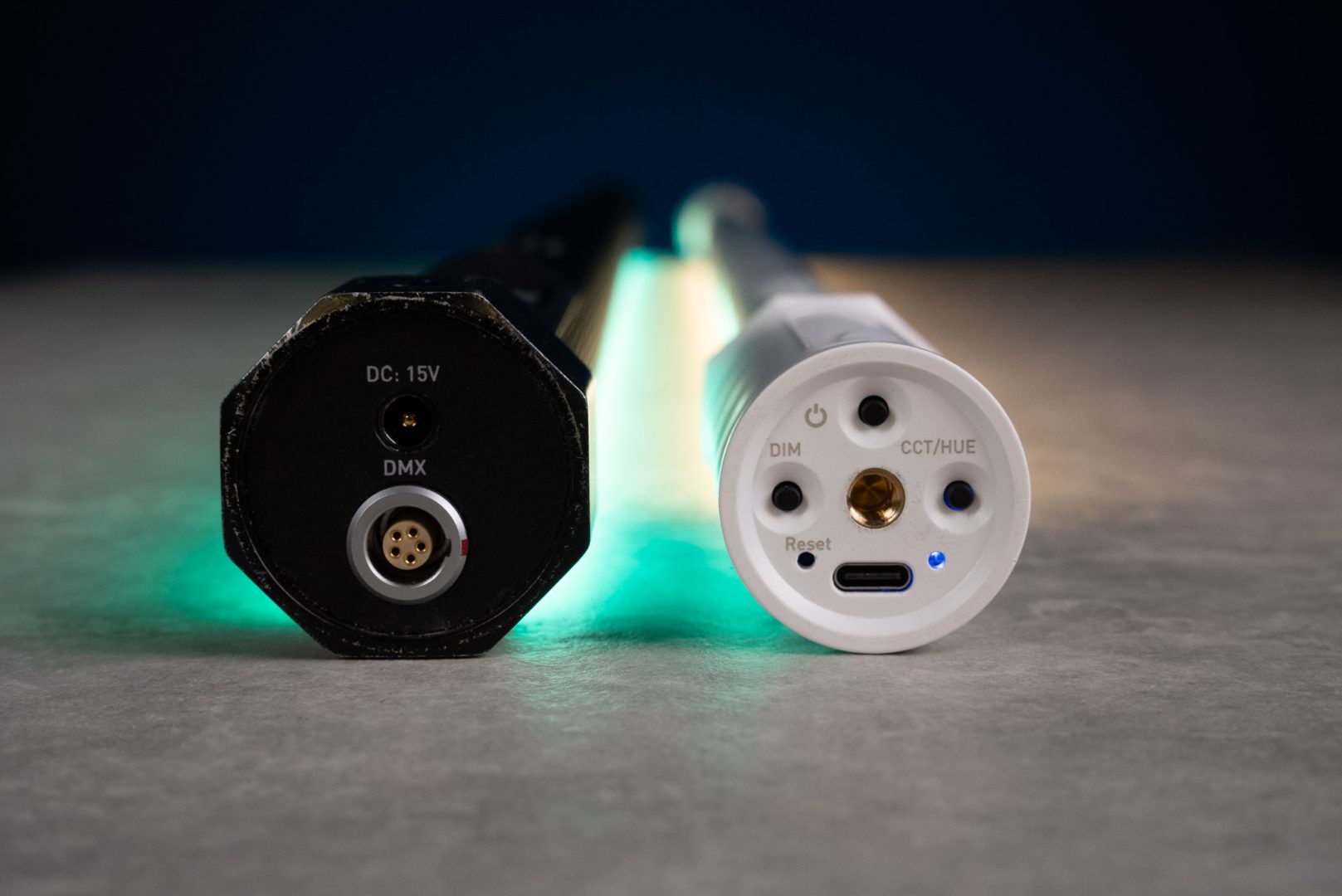 Nanlite PavoTube T8-7X tube light review - comparing the bottom: PavoTube T8-7X compared to PavoTube II 30X