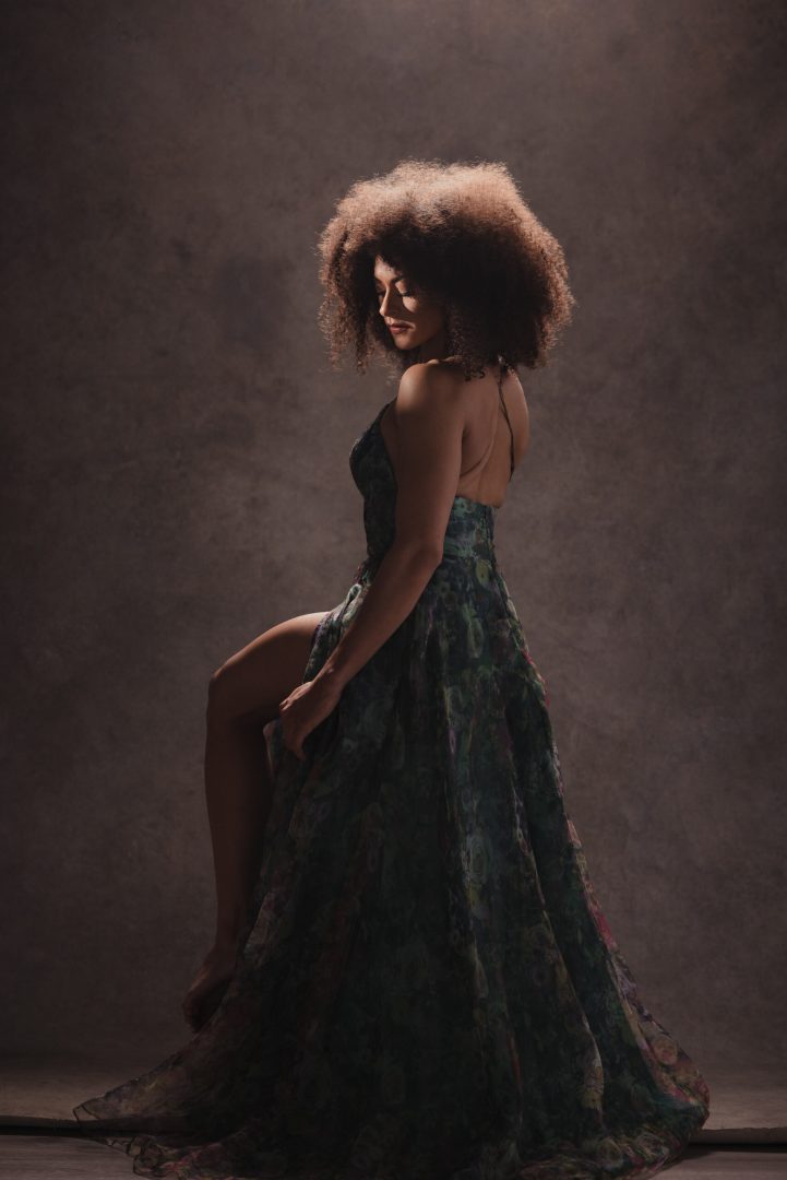 Unconventional 2 light studio portrait set-up with Pye Jirsa