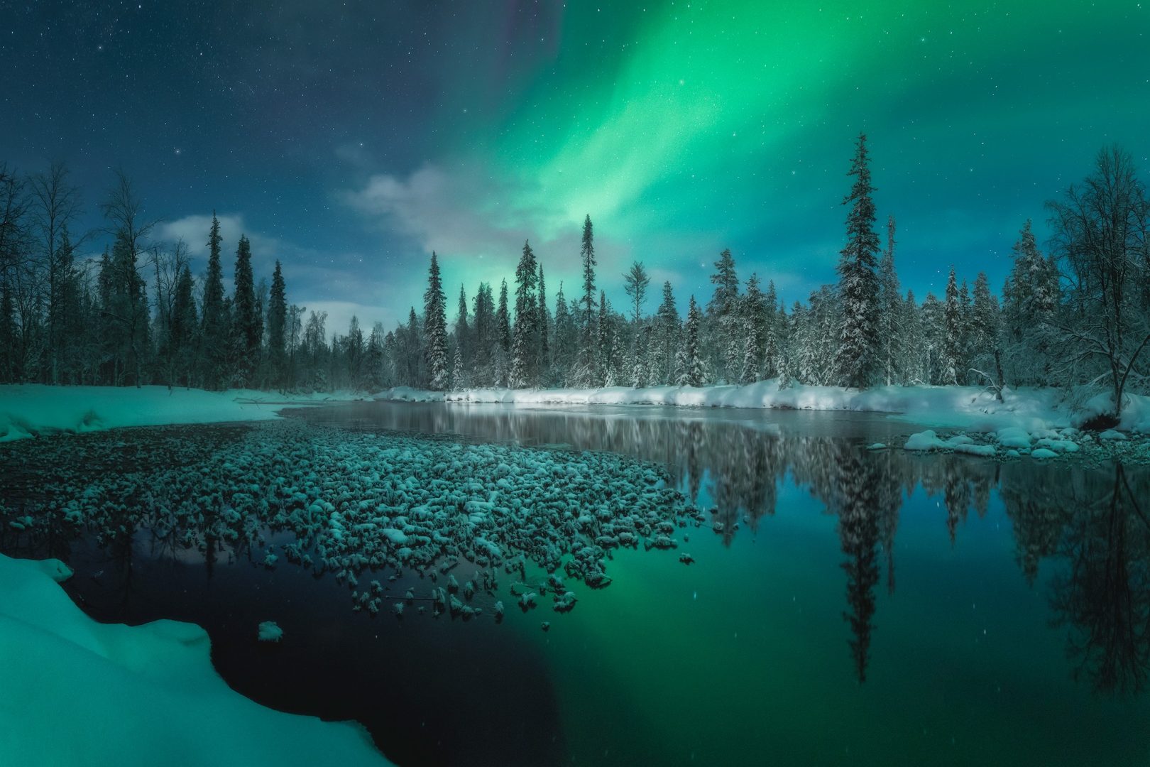 “Reflection of Lights” by Itai Monnickendam