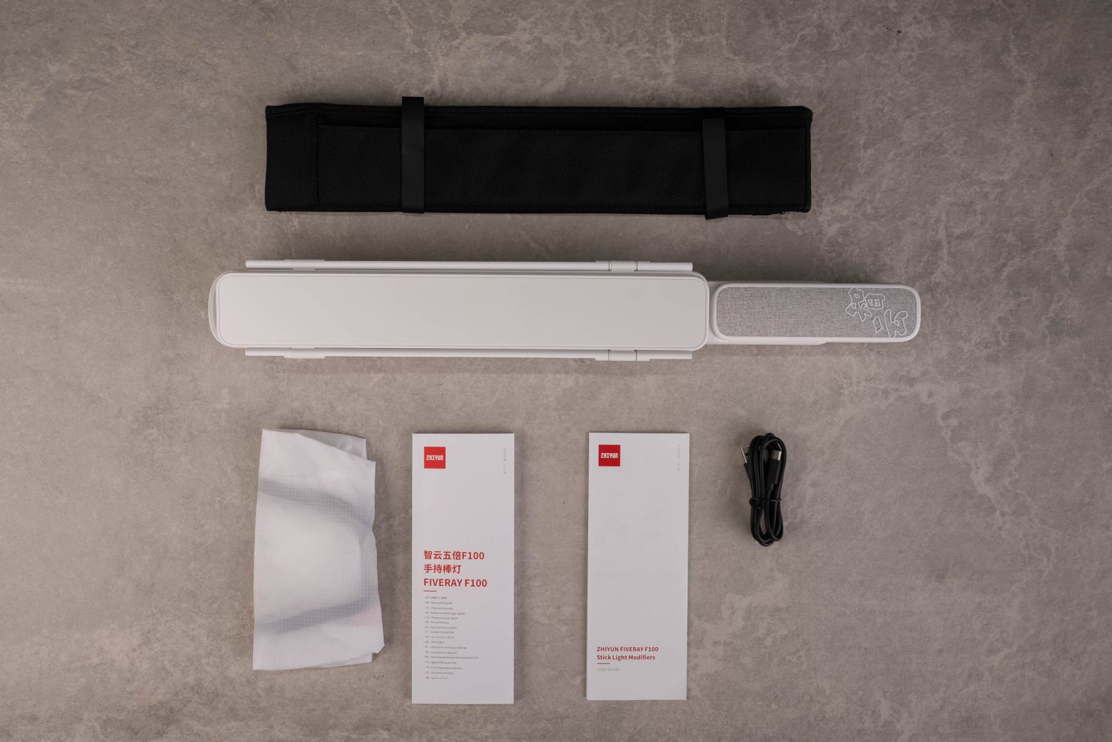 Zhiyun F100 box content