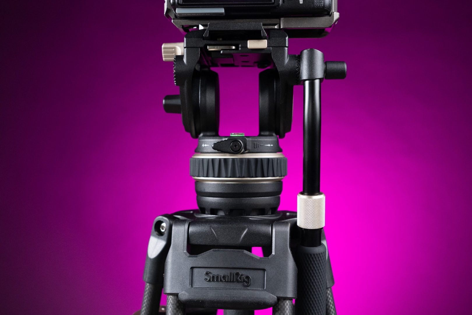 SmallRig heavy duty tripod: Hex key slot