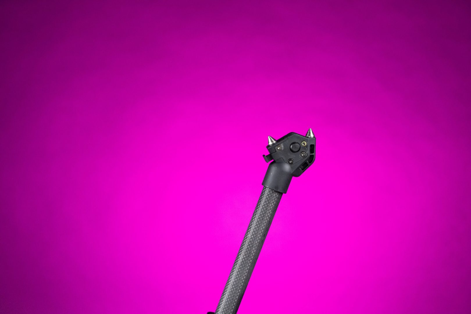 SmallRig heavy duty tripod: Spikes