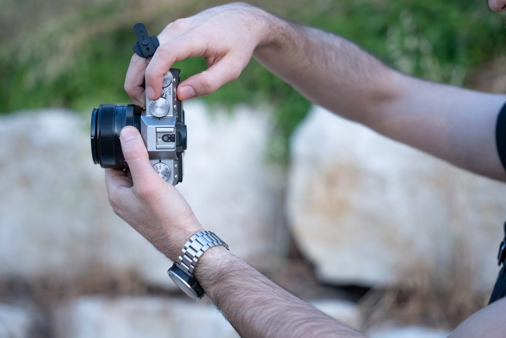Peak Design Micro Clutch in use