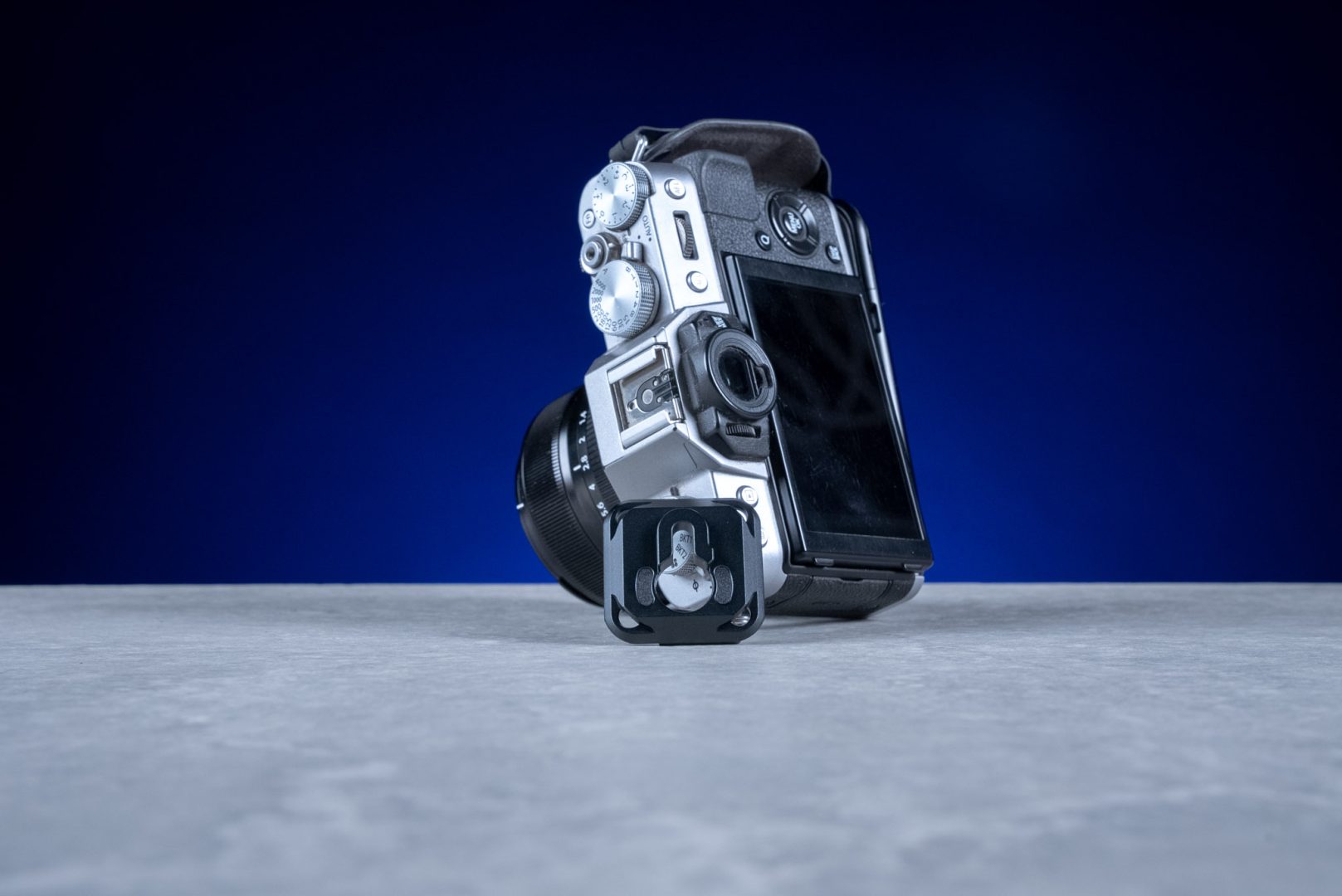 Peak Design Micro Clutch - the tripod plate