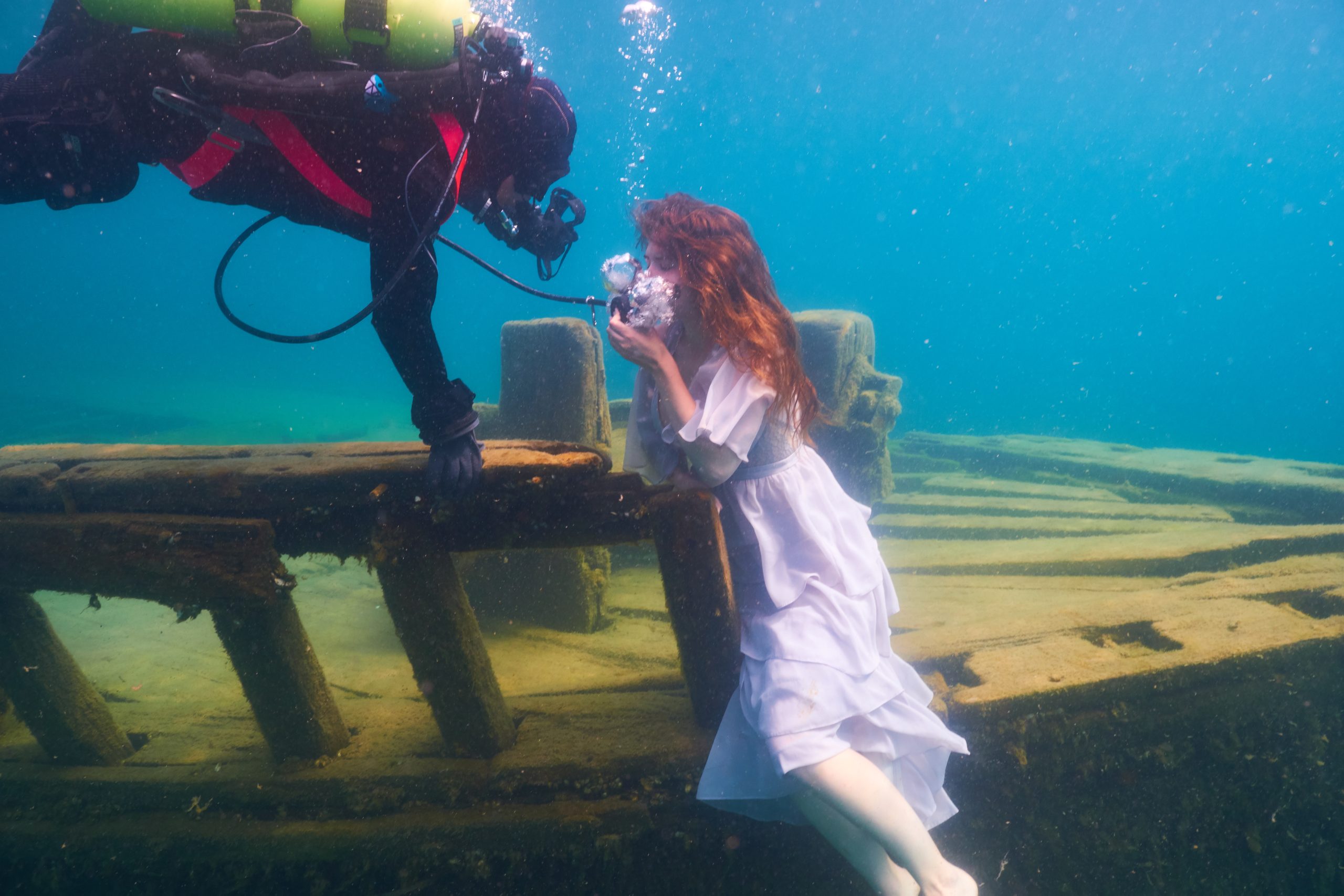 This Photographer Turned A Joke Into A Record breaking Underwater Shoot
