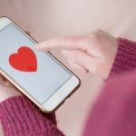 Tinder tests AI photo selection to help you find love