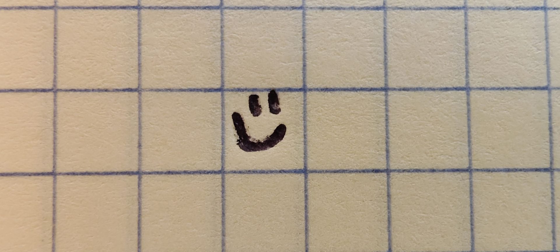 Vivo iQOO 12 camera macro smiley