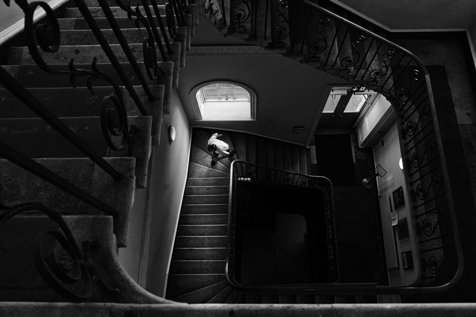 This photographer captures the essence of London in a single frame tube stairs