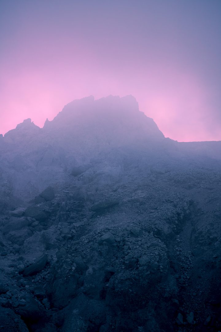 Ijen - pink sky