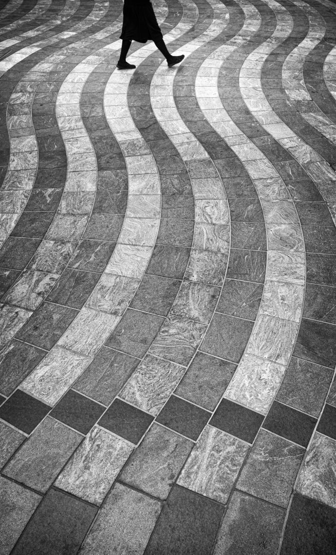 Selaru Ovidiu London waves
