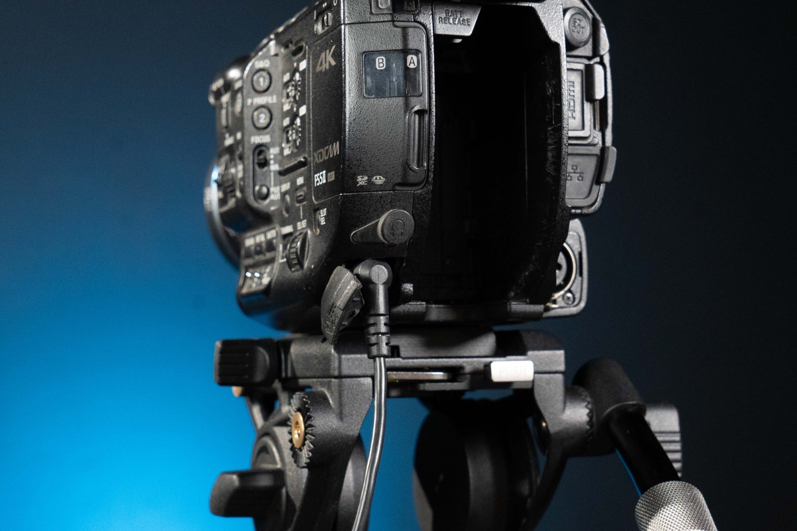 Sony FS5ii plugged to wall power