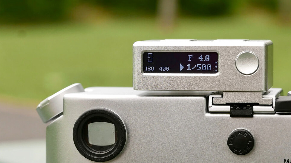 Keks KM02 on a camera