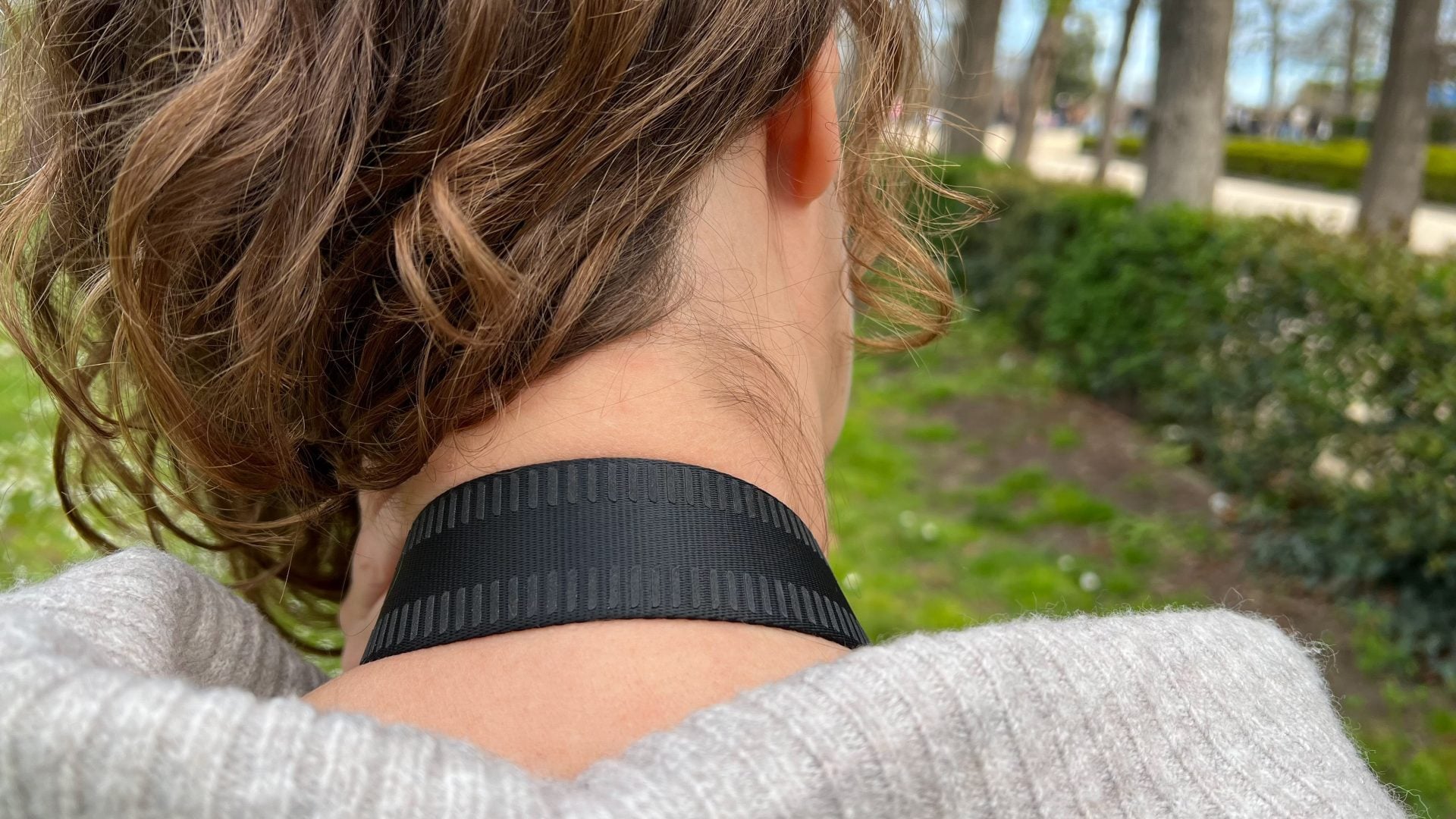 Peak Design Slide Lite review: a slick system for strap-on strap-off rubber grip back