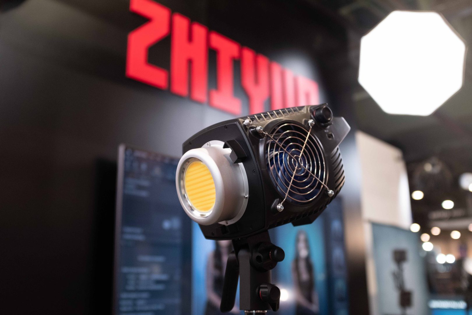 The ZHIYUN Molus B-series COB lights