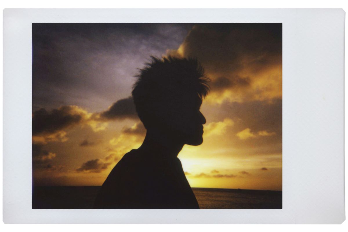 Silhouette shot with Lomo’Instant Automat Klimt Gold Leaf