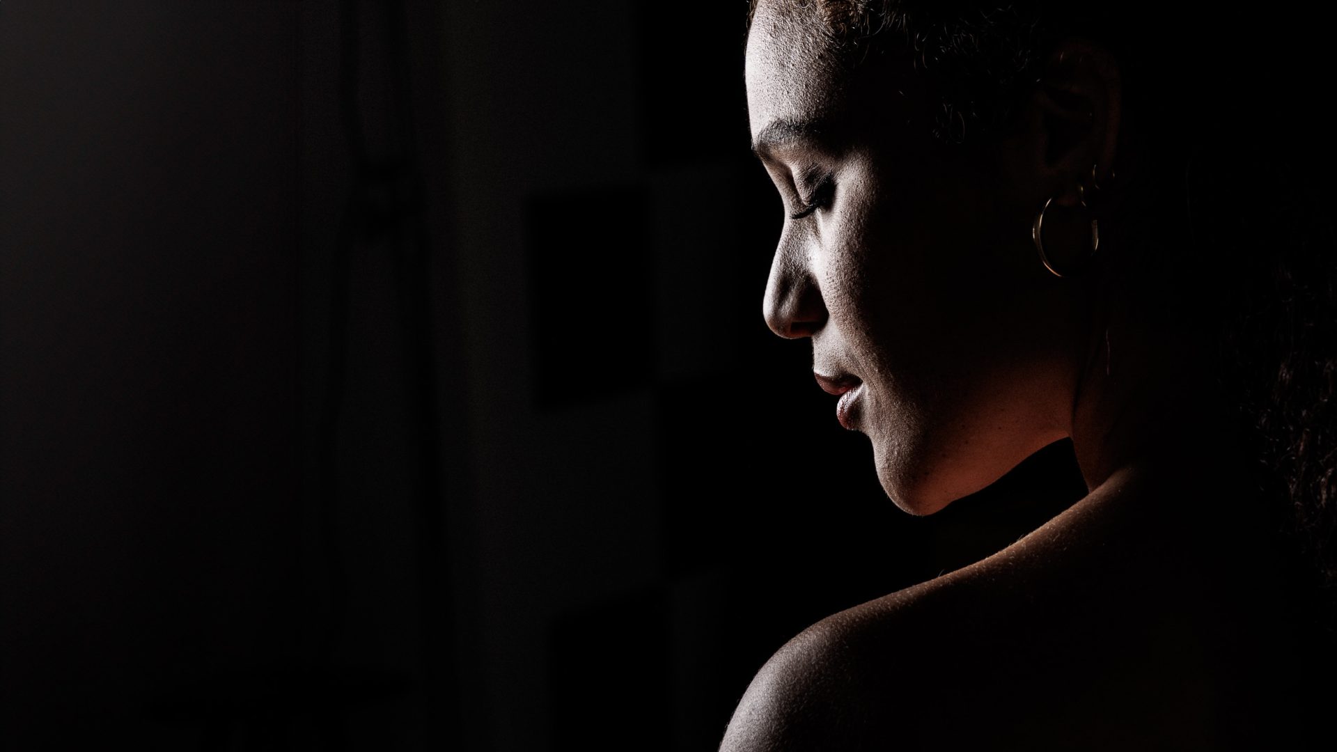 Take your best one-light portraits by 'finding the light'