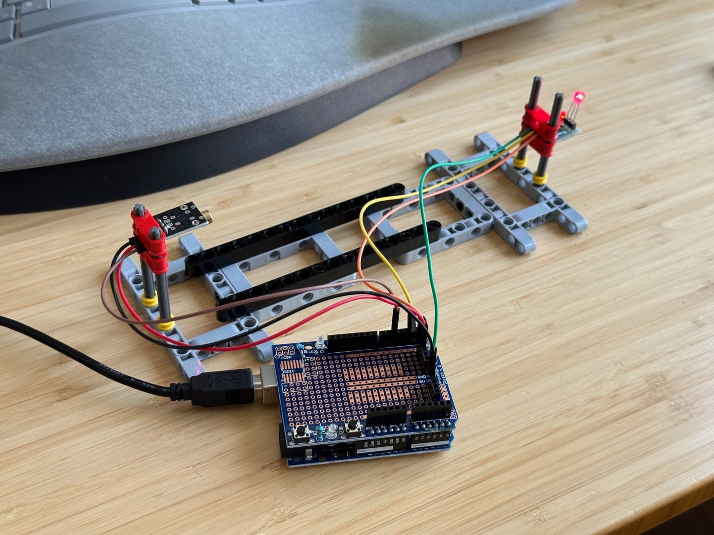 Shutter testing rig in Lego