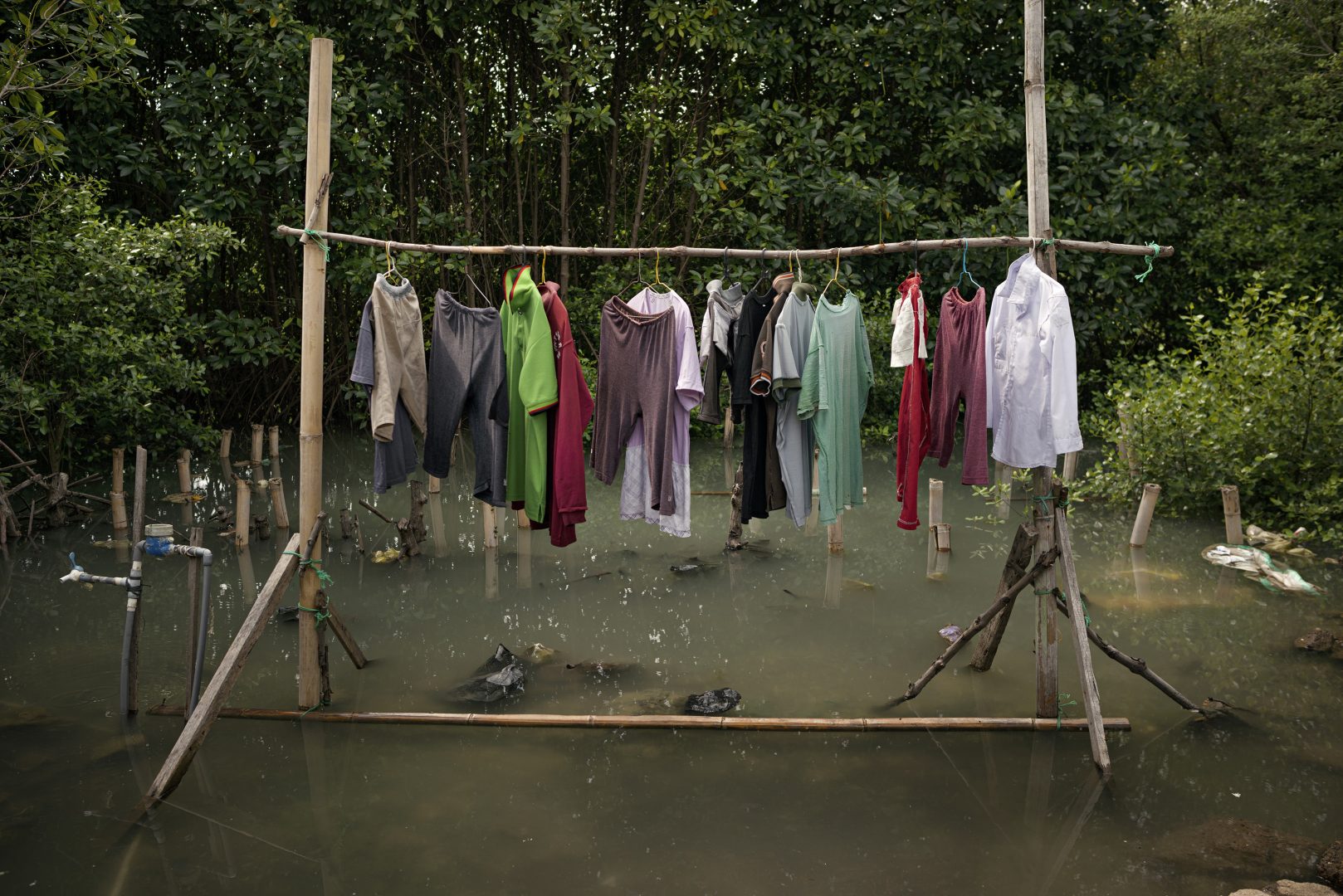 Emotive image of young climate refugee wins 2024 Mangrove Photography Award