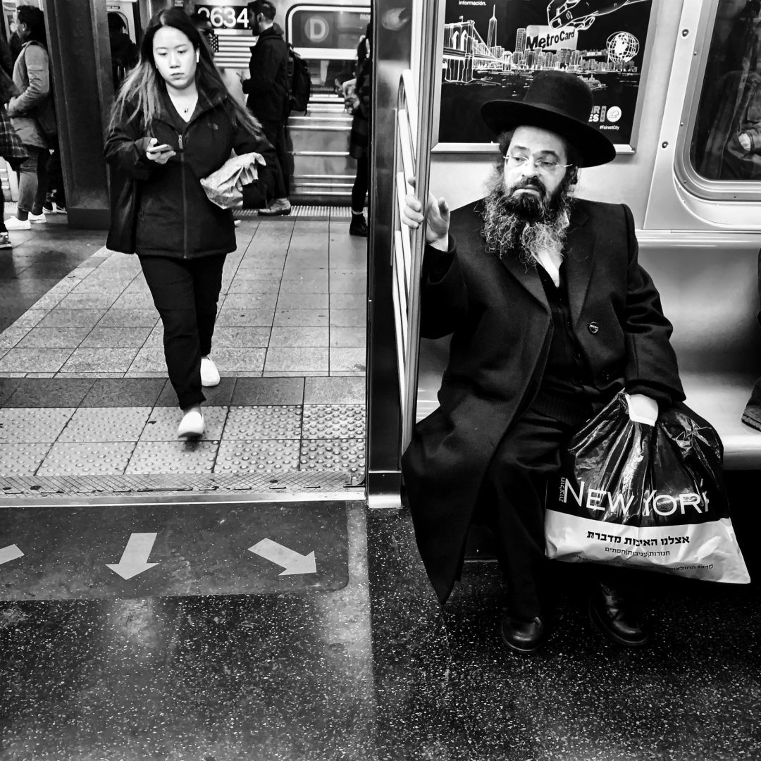 Blend Into The Background: 8 Street Photography Tips