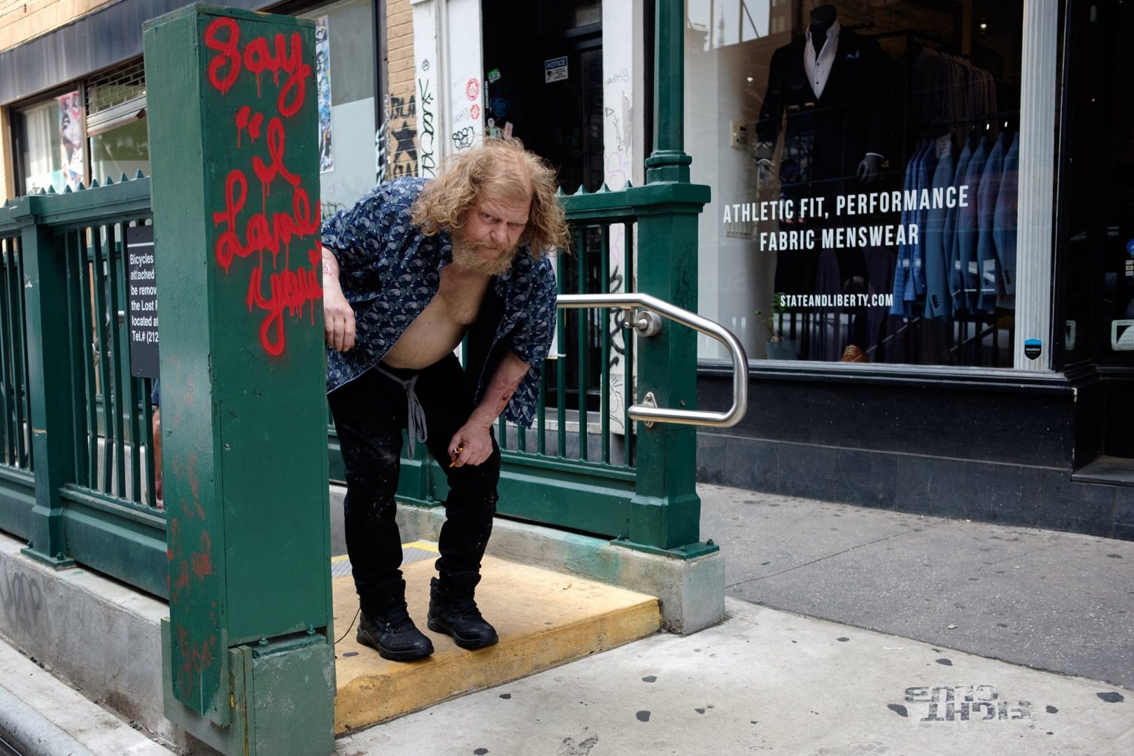 Blend Into The Background: 8 Street Photography Tips