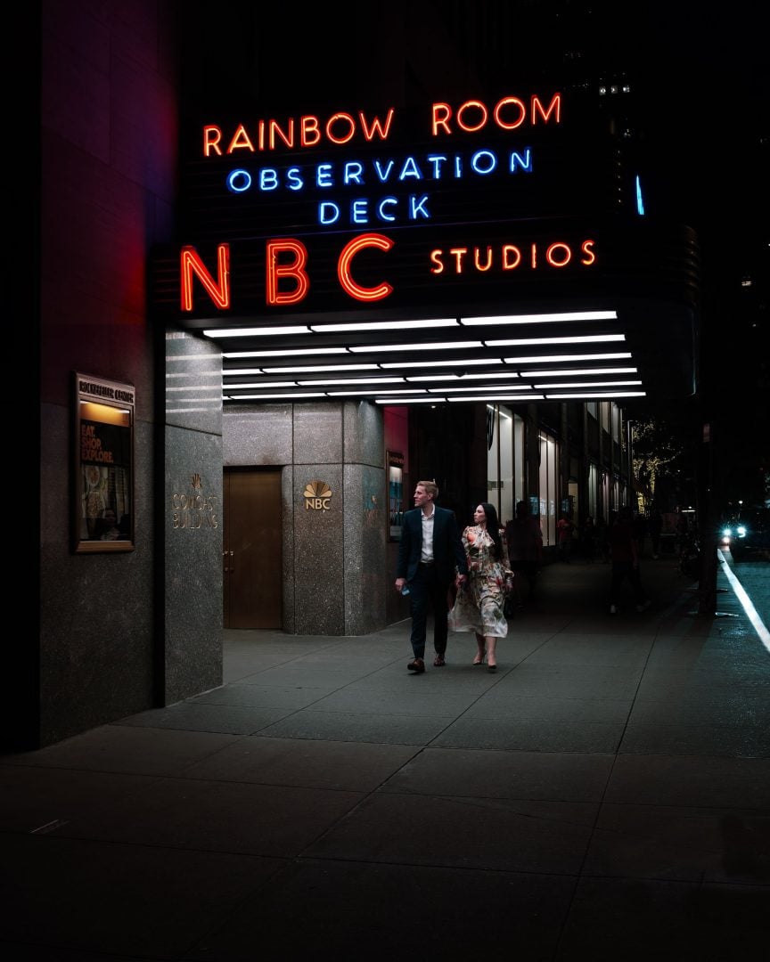 Blend Into The Background: 8 Street Photography Tips