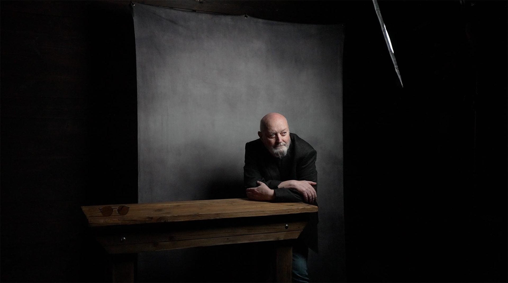 Studio lights and ‘any’ lights not contributing to the portrait turned off.