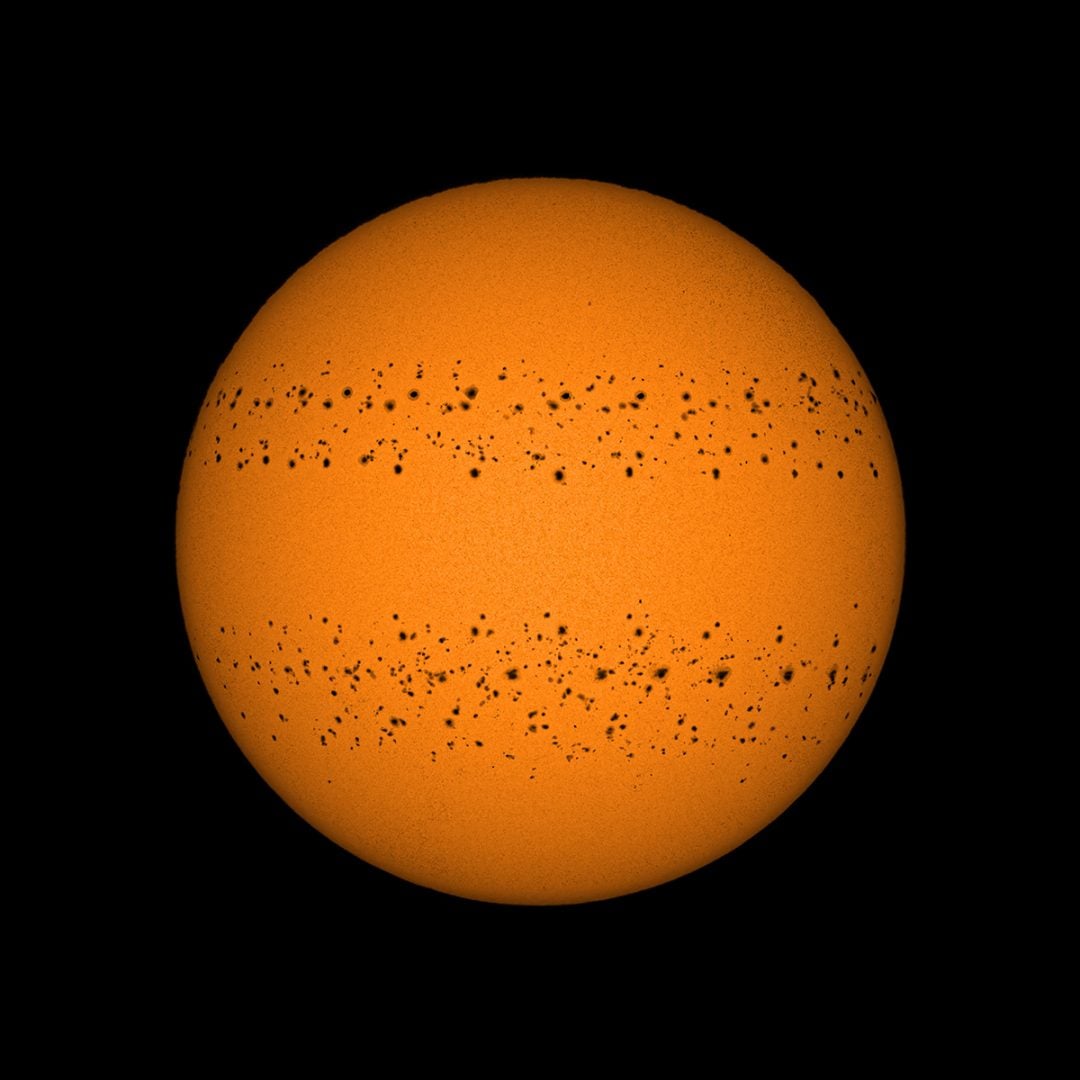 This image was captured with a cropped sensor camera and a telephoto lens on a tripod