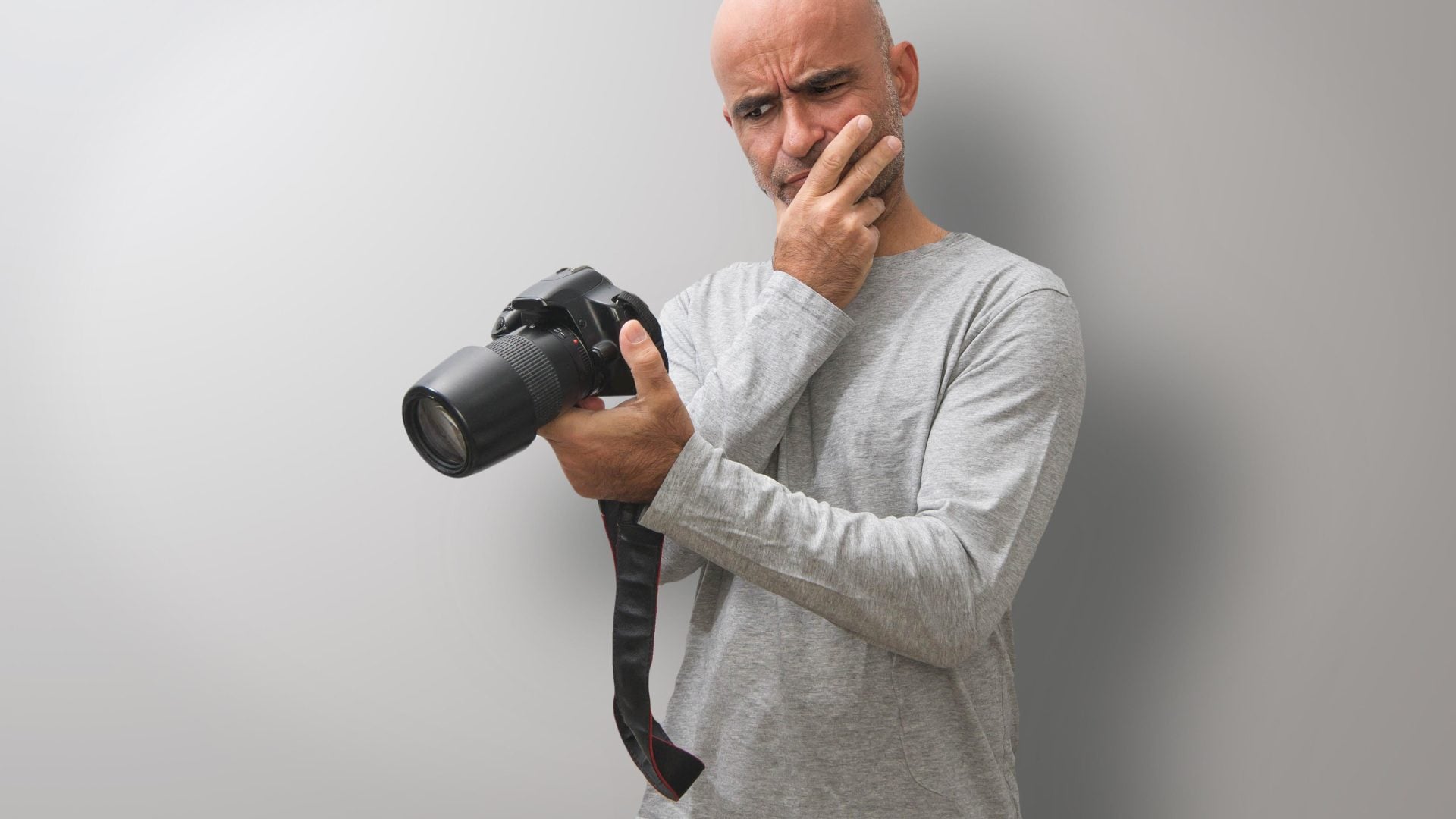 Some users are unhappy with the Canon R5mkII low light performance