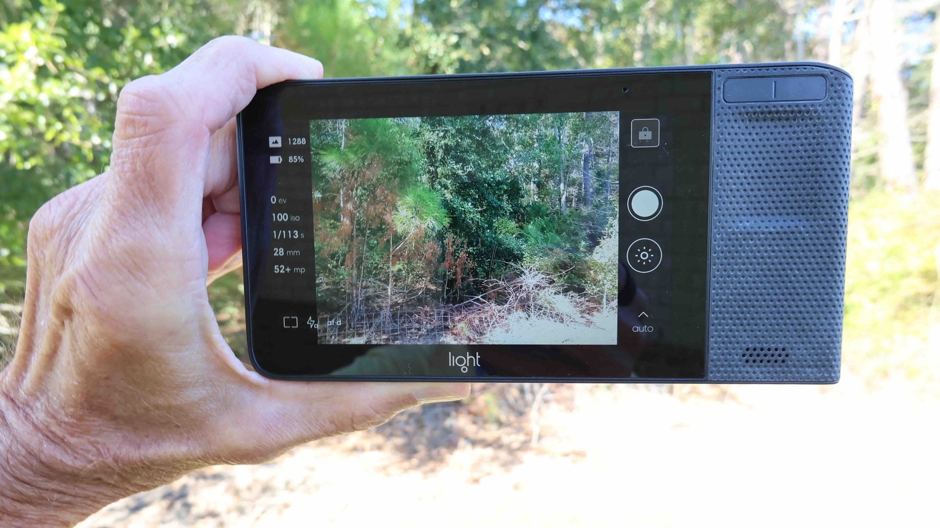 L16 lcd