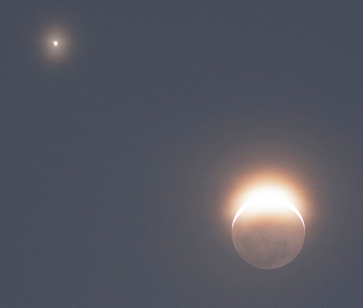Close approach of moon and venus