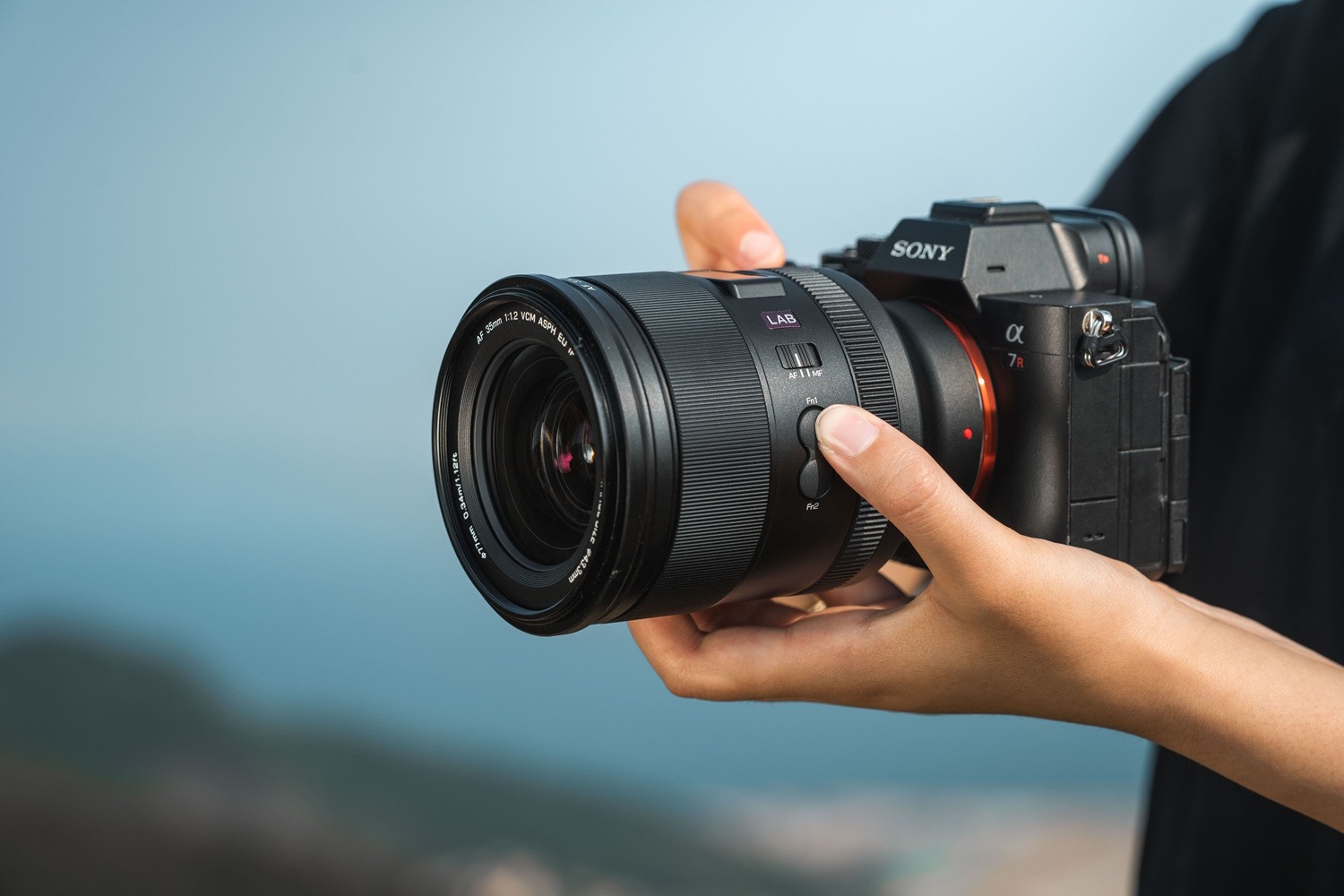 VILTROX 35mm F/1.2 FE – Obiettivo AF LAB Per Sony E-Mount, Full-Frame, Apertura Super-Grande F1.2, Messa A Fuoco Veloce Con Motore HyperVCM, Perfetto Per Ritratti E Scarsa Illuminazione