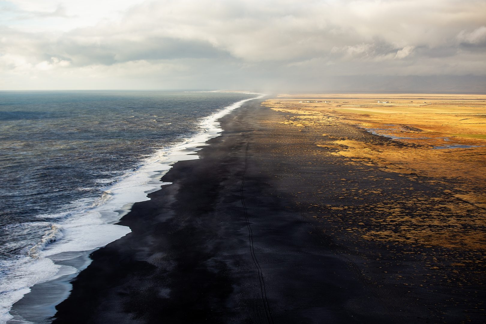 The Ultimate Landscape Photography Guide: Gear, Techniques & Tips