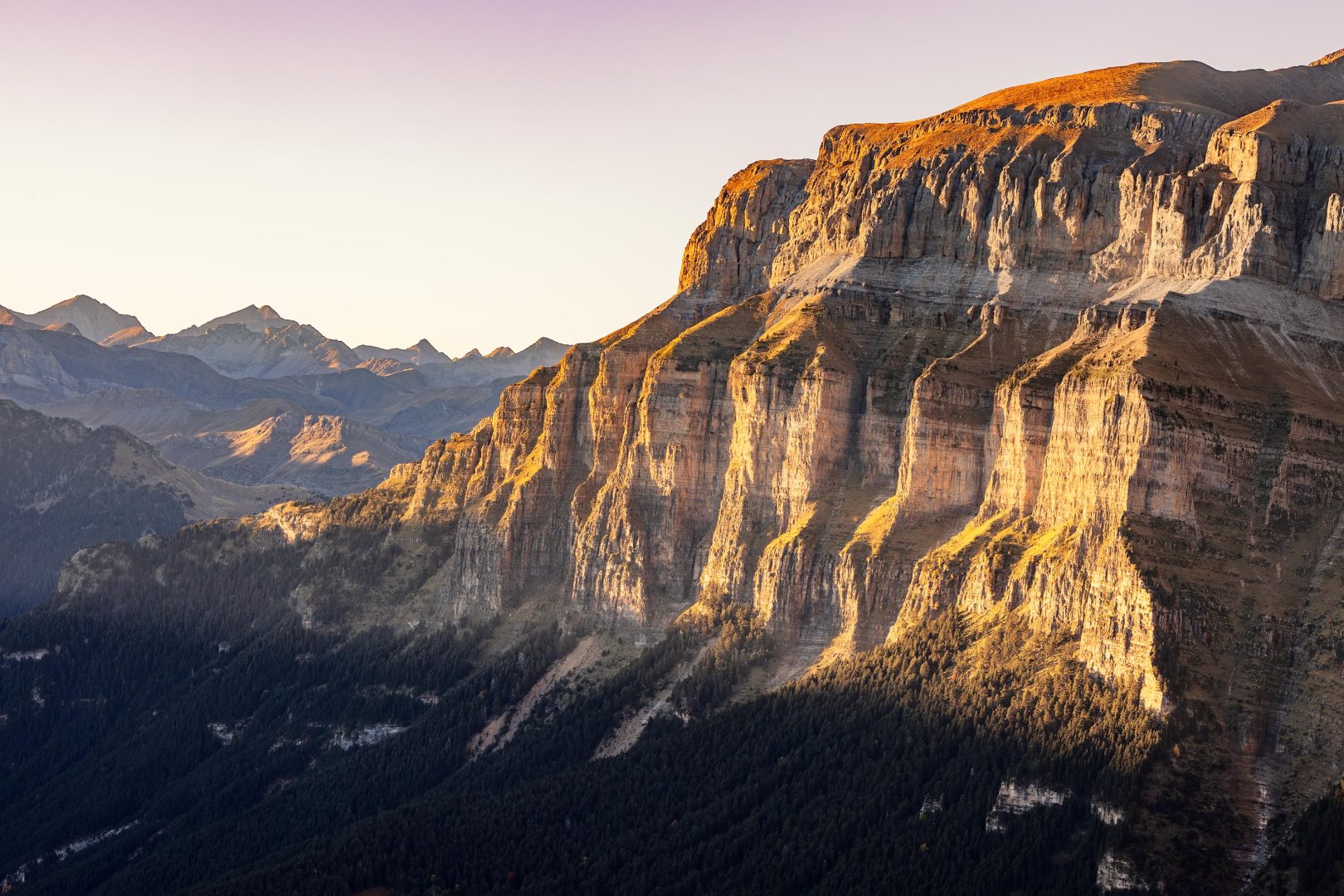 The Ultimate Landscape Photography Guide: Gear, Techniques & Tips