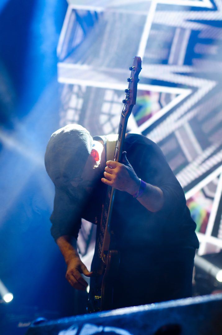 how to shoot indoor vs. outdoor concerts