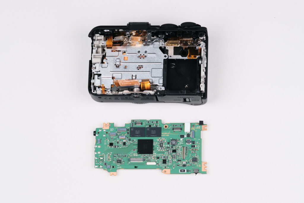 Canon EOS R50V Teardown