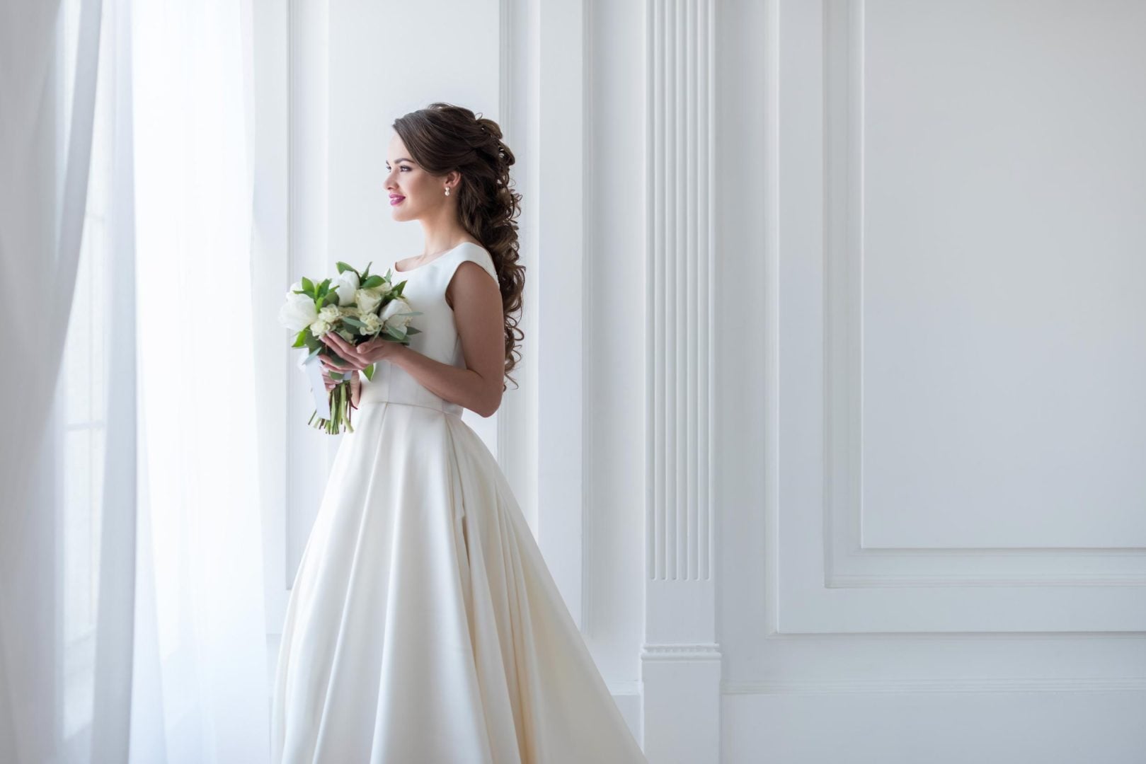 The Ultimate Guide to Wedding Photography: Styles, Gear & Tips