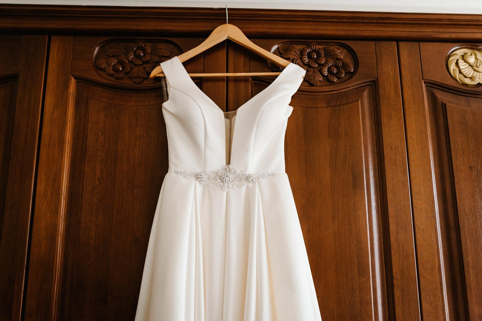 The Ultimate Guide to Wedding Photography: Styles, Gear & Tips