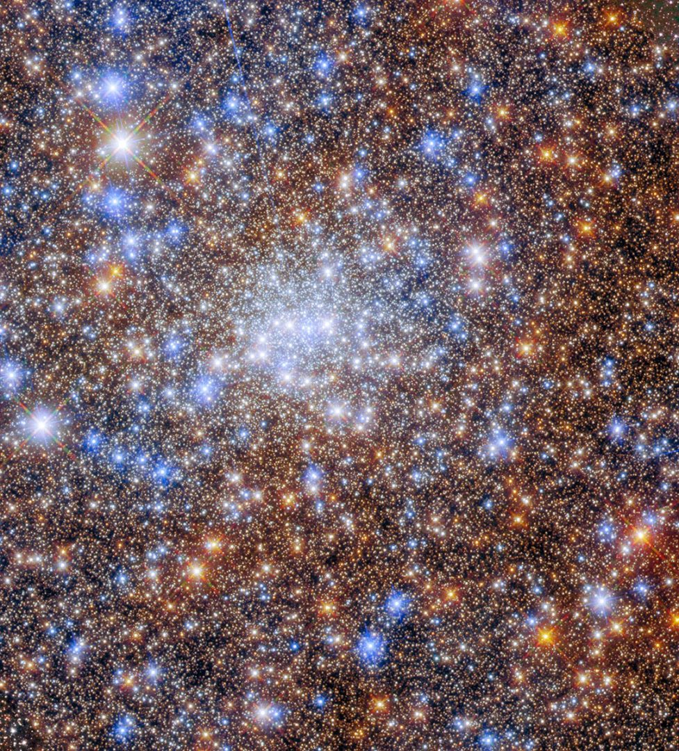 Many thousands of stars burn brightly in the globular cluster Terzan 4, part of the constellation Scorpius. Credit: ESA/Hubble & NASA, R. Cohen