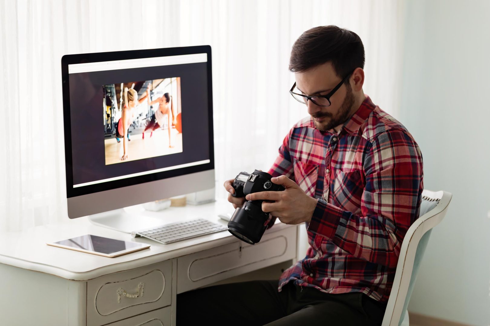 The Ultimate Guide to Wedding Photography: Styles, Gear & Tips