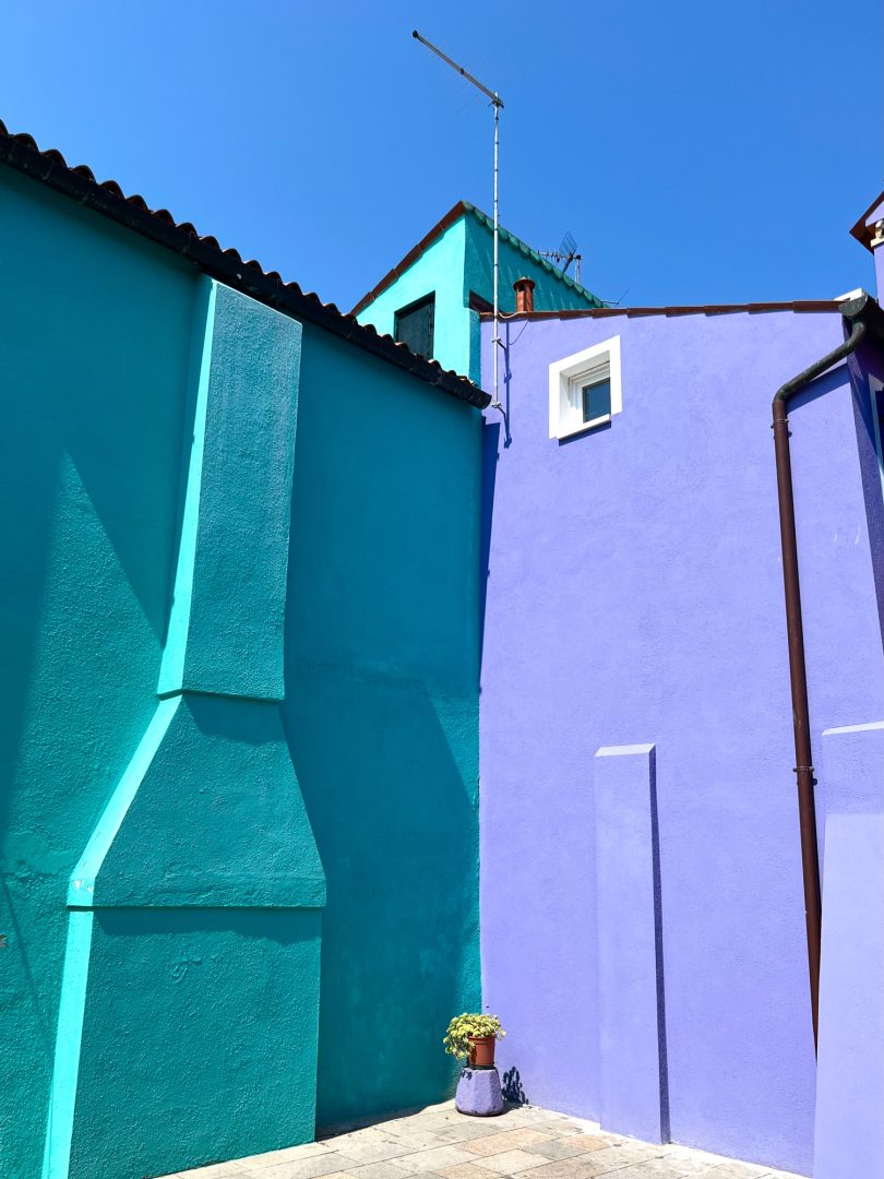 From Moonlit Streets to Central Park Arches: These are the Winning Images of the 2025 iPhone Photography Awards