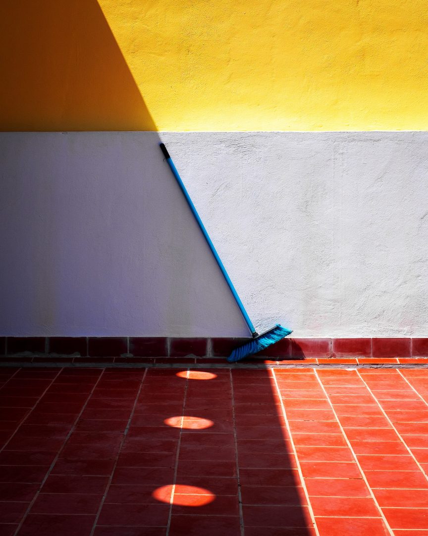 From Moonlit Streets to Central Park Arches: These are the Winning Images of the 2025 iPhone Photography Awards